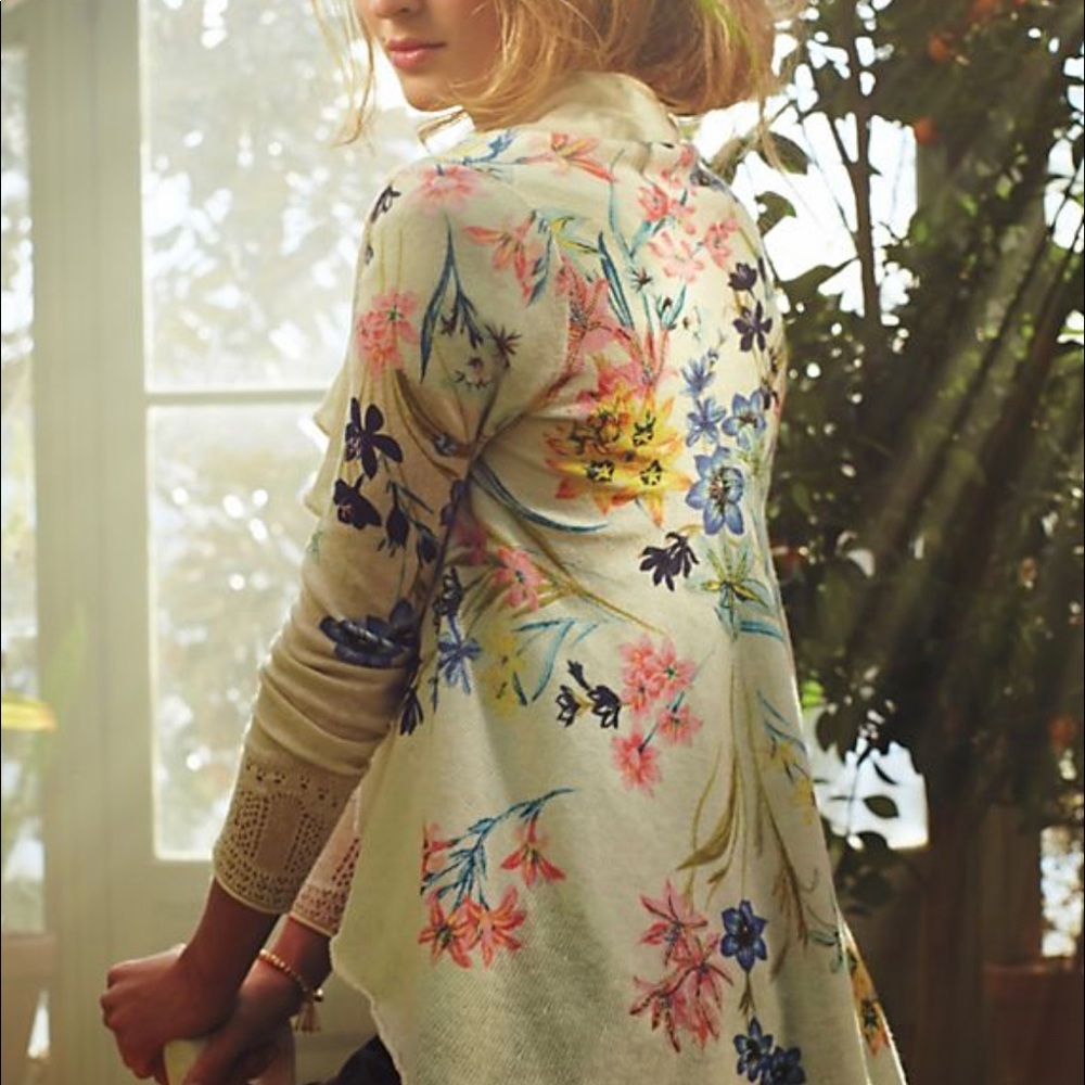 Gorgeous floral sweater Rare Find Anthropologie